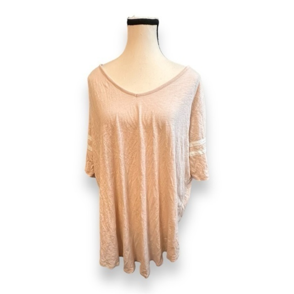 Women’s torrid 3 Light Peach Dolman V Neck with Striped Sleeves 22 24 XXXL